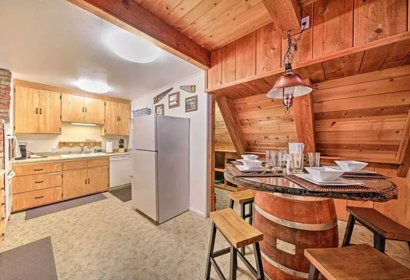 Rustic Trinity Center Cabin W/ Deck Near Fishing!