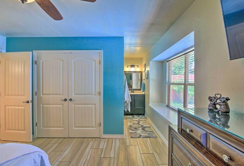 San Antonio Oasis W/ Hot Tub, Pool & Outdoor Bar!