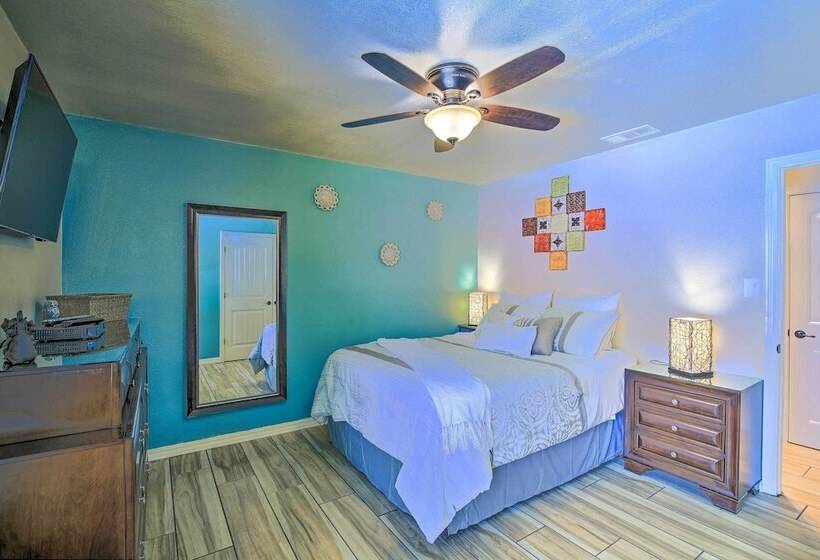 San Antonio Oasis W/ Hot Tub, Pool & Outdoor Bar!