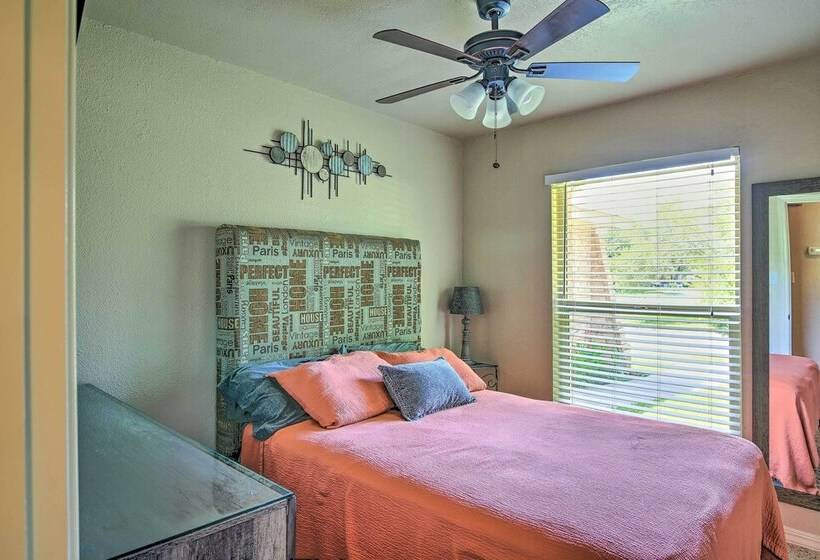 San Antonio Oasis W/ Hot Tub, Pool & Outdoor Bar!