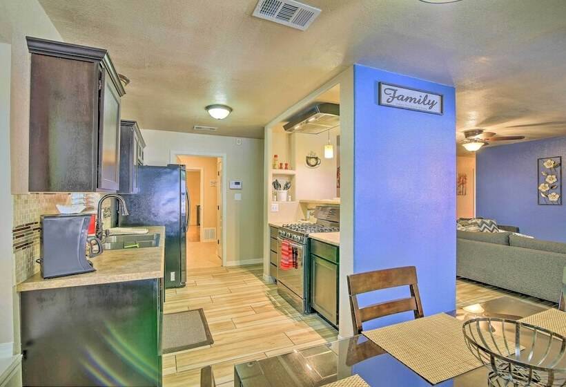 San Antonio Oasis W/ Hot Tub, Pool & Outdoor Bar!