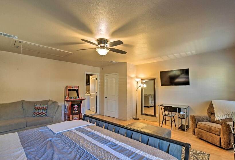 San Antonio Oasis W/ Hot Tub, Pool & Outdoor Bar!