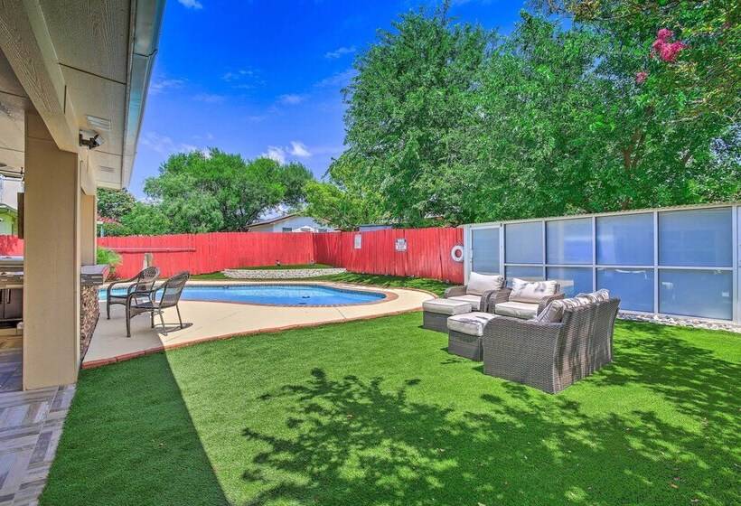 San Antonio Oasis W/ Hot Tub, Pool & Outdoor Bar!