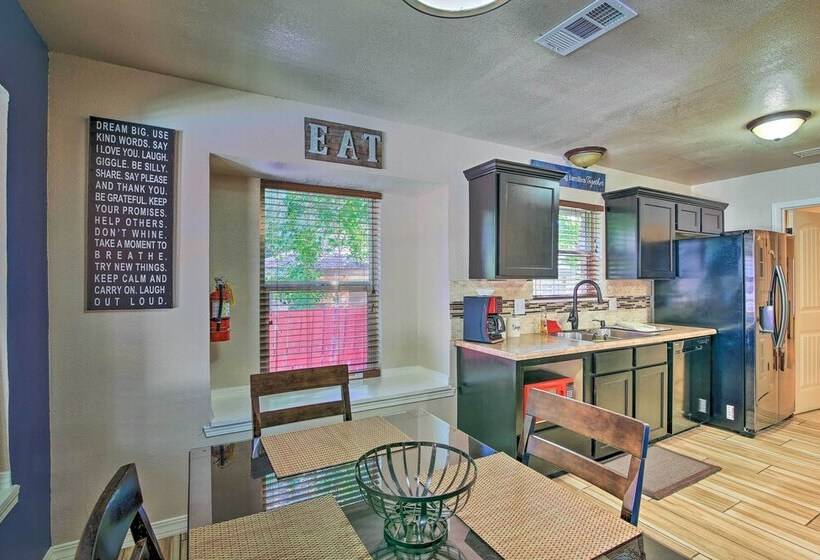 San Antonio Oasis W/ Hot Tub, Pool & Outdoor Bar!