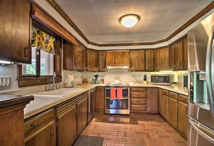 Vintage Schroon Lake Farmhouse W/ Private Beach!