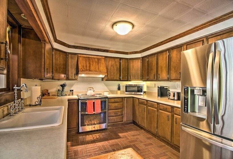 Vintage Schroon Lake Farmhouse W/ Private Beach!