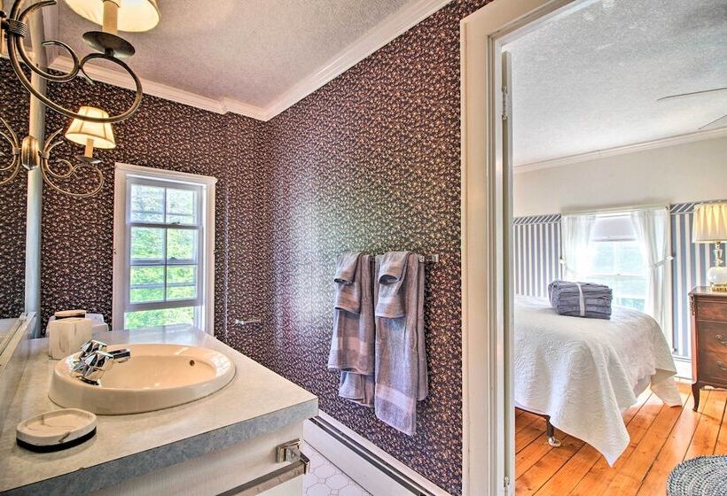 Vintage Schroon Lake Farmhouse W/ Private Beach!