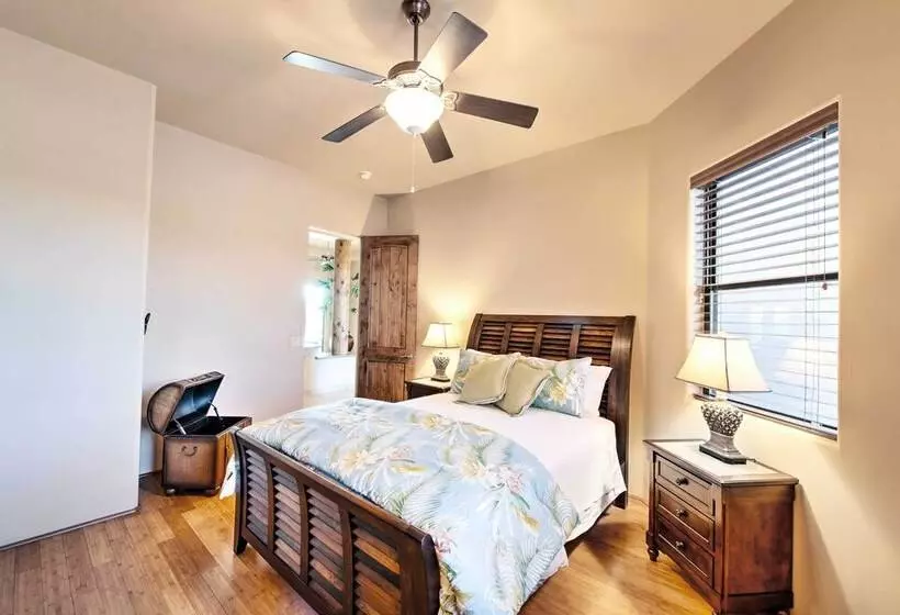 Scottsdale Home: Pickleball, Heated Pool & Hot Tub