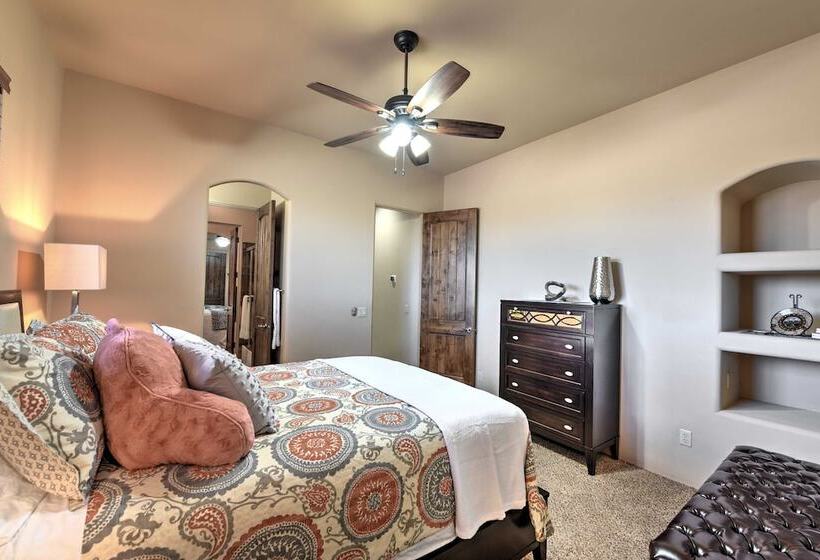 Scottsdale Home: Pickleball, Heated Pool & Hot Tub