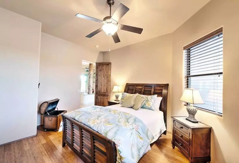 Scottsdale Home: Pickleball, Heated Pool & Hot Tub