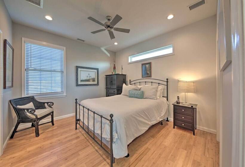 Seaside Cottage W/ Private Pier 3 Miles To Beach