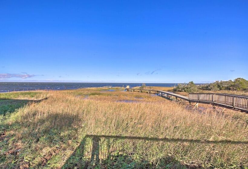 Seaside Cottage W/ Private Pier 3 Miles To Beach