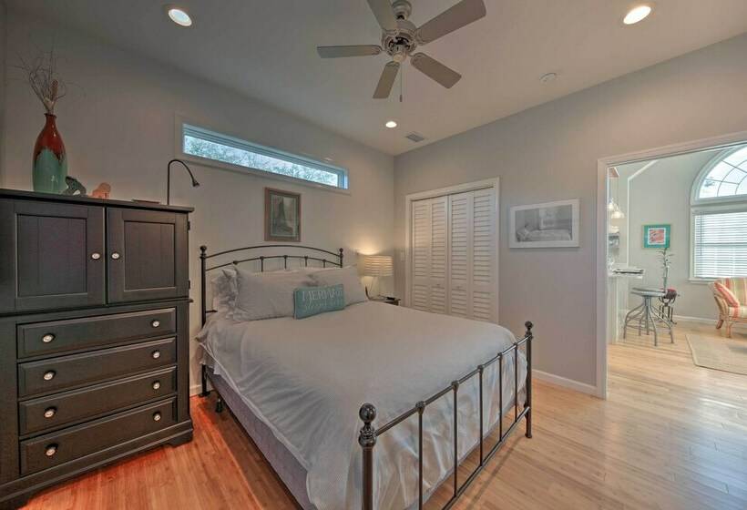 Seaside Cottage W/ Private Pier 3 Miles To Beach