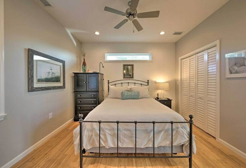 Seaside Cottage W/ Private Pier 3 Miles To Beach