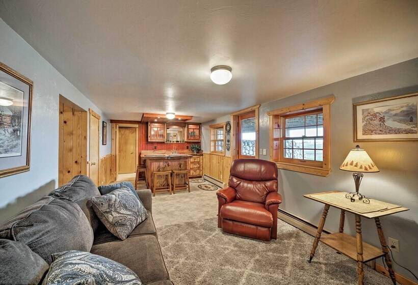 Secluded Retreat W/ Wood Stove, 11 Mi To Bozeman!