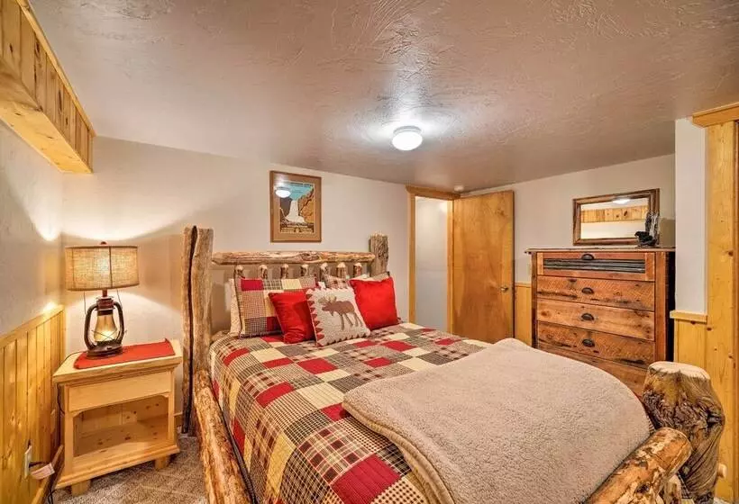 Secluded Retreat W/ Wood Stove, 11 Mi To Bozeman!