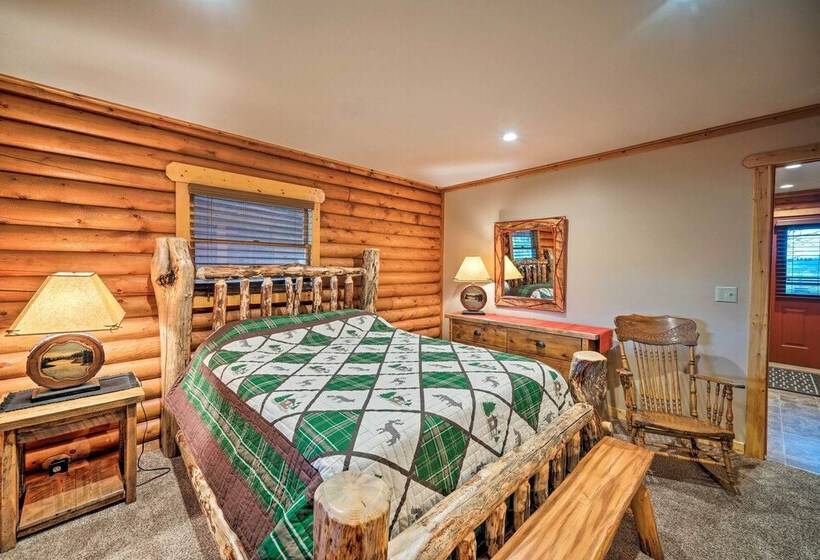Secluded Retreat W/ Wood Stove, 11 Mi To Bozeman!