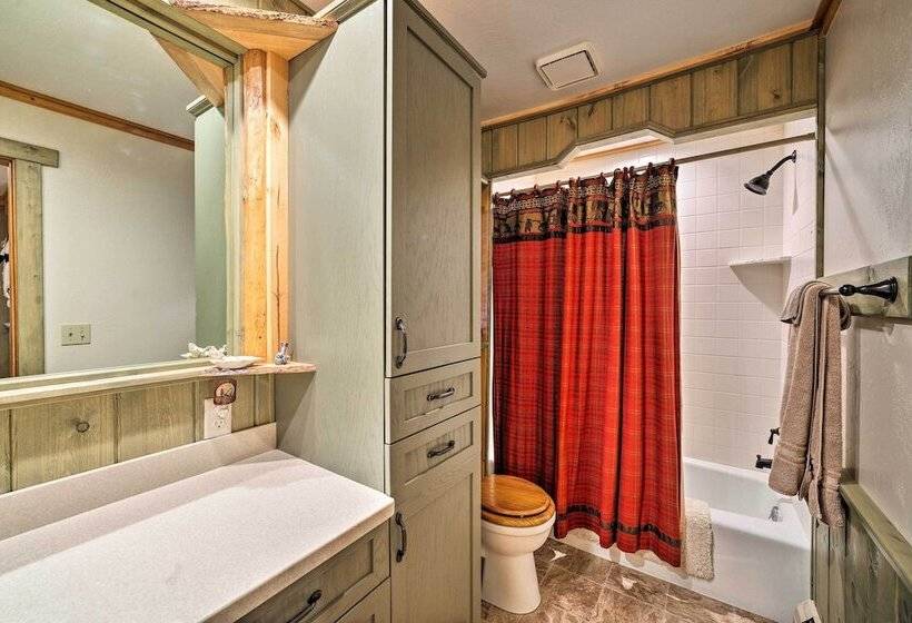 Secluded Retreat W/ Wood Stove, 11 Mi To Bozeman!