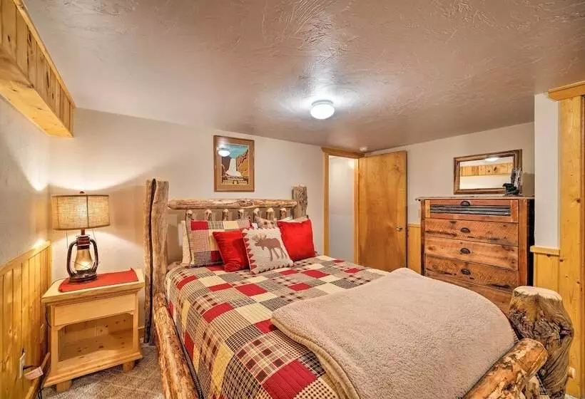 Secluded Retreat W/ Wood Stove, 11 Mi To Bozeman!