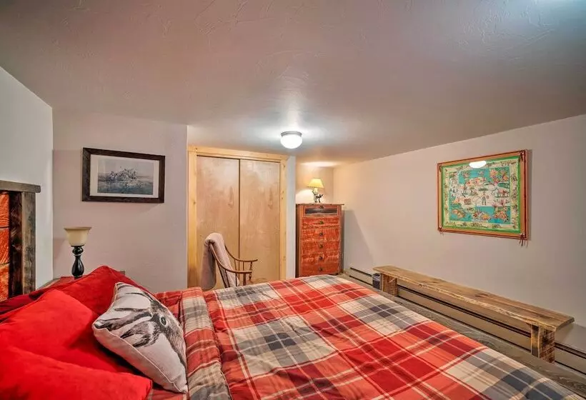 Secluded Retreat W/ Wood Stove, 11 Mi To Bozeman!