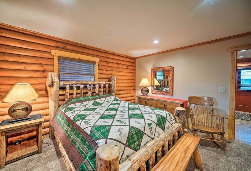 Secluded Retreat W/ Wood Stove, 11 Mi To Bozeman!