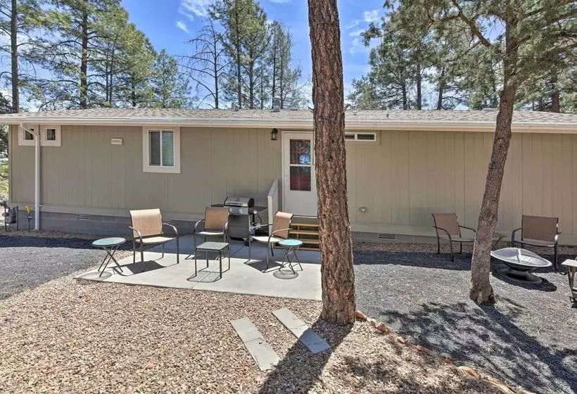 Quiet Home W/ Fire Pit: 3 Mi To Show Low Lake!