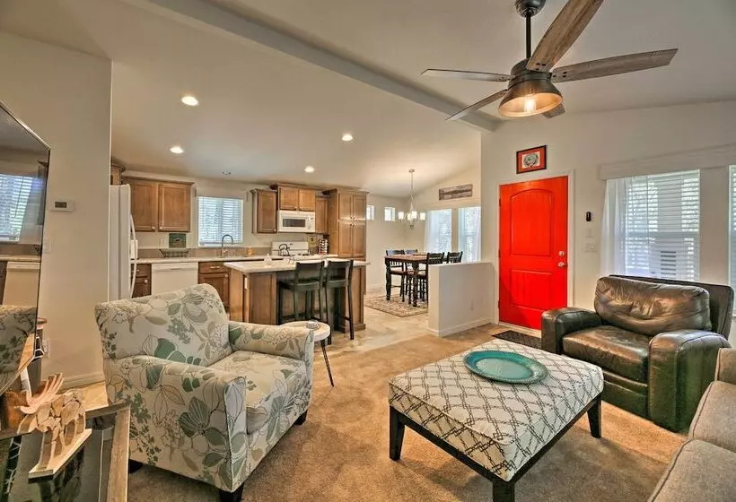 Quiet Home W/ Fire Pit: 3 Mi To Show Low Lake!