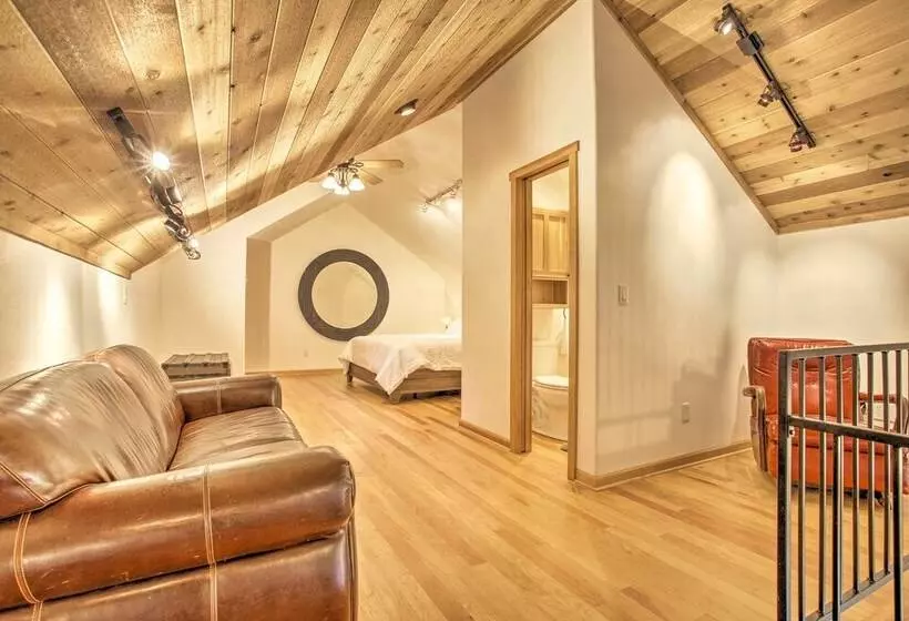 South Lake Coeur D Alene Home W/ Dock & Kayaks!