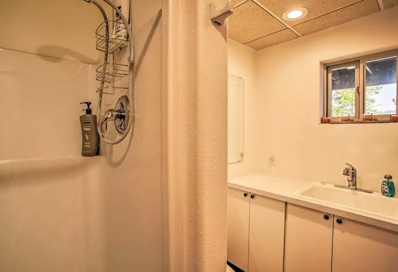 South Lake Coeur D Alene Home W/ Dock & Kayaks!