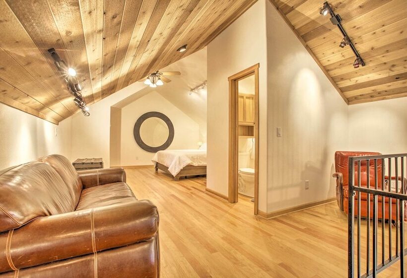 South Lake Coeur D Alene Home W/ Dock & Kayaks!