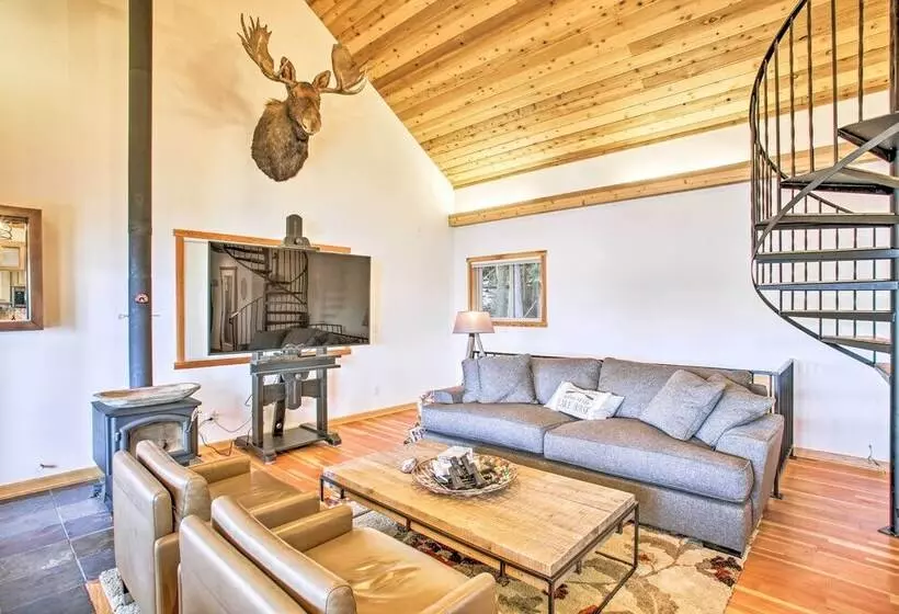 South Lake Coeur D Alene Home W/ Dock & Kayaks!