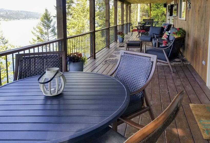 South Lake Coeur D Alene Home W/ Dock & Kayaks!