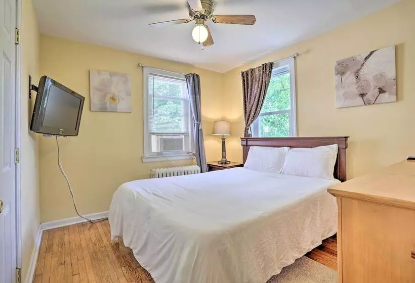 Suburban Home W/ Backyard Patio < 7 Miles To Dtwn!