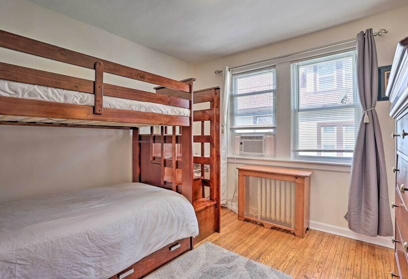 Suburban Home W/ Backyard Patio < 7 Miles To Dtwn!