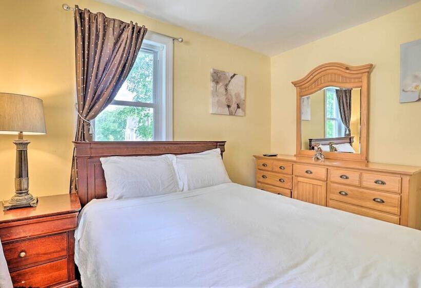 Suburban Home W/ Backyard Patio < 7 Miles To Dtwn!