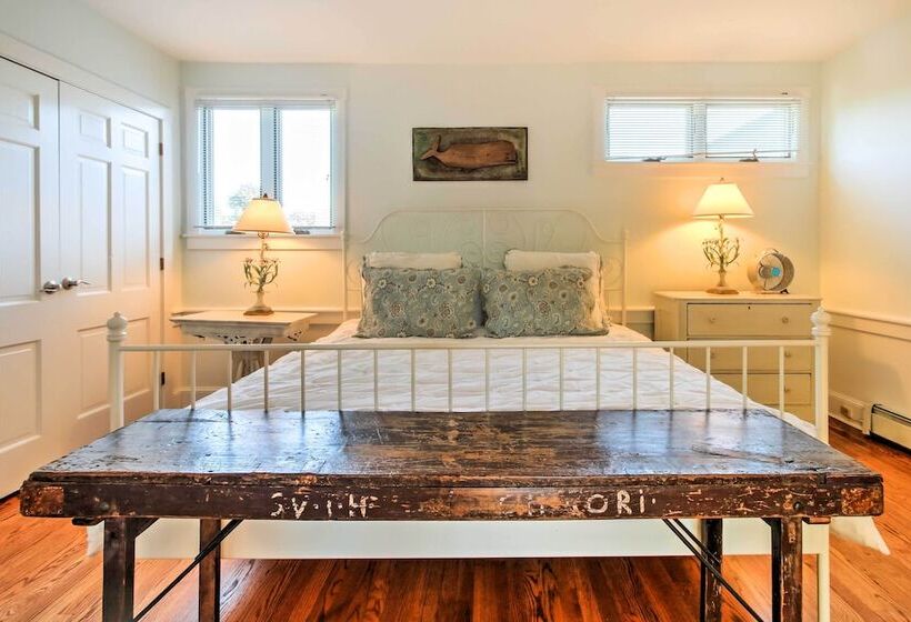 Large Kennebunk Home, Walk To Beach < 2 Mi To Town