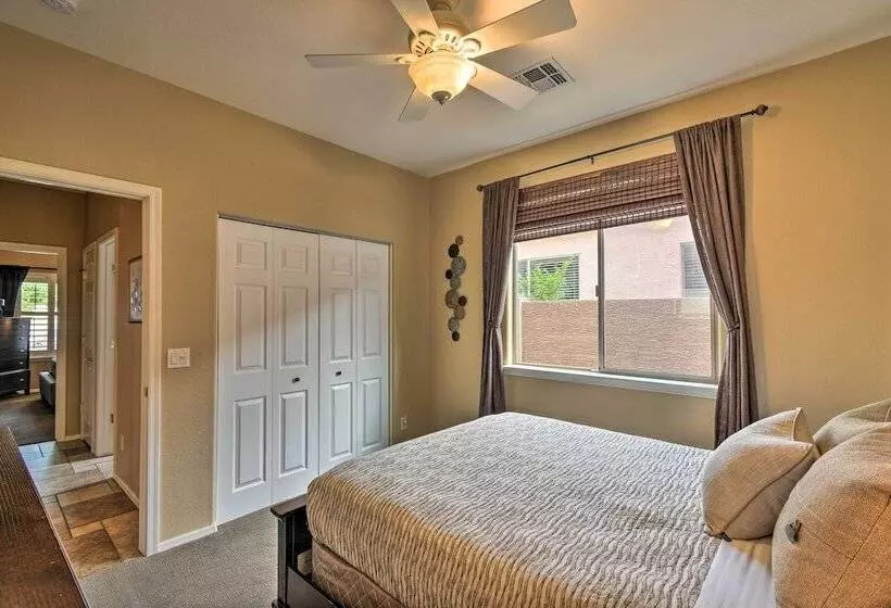 Spacious Surprise Home: 6 Mi To Wildlife World Zoo