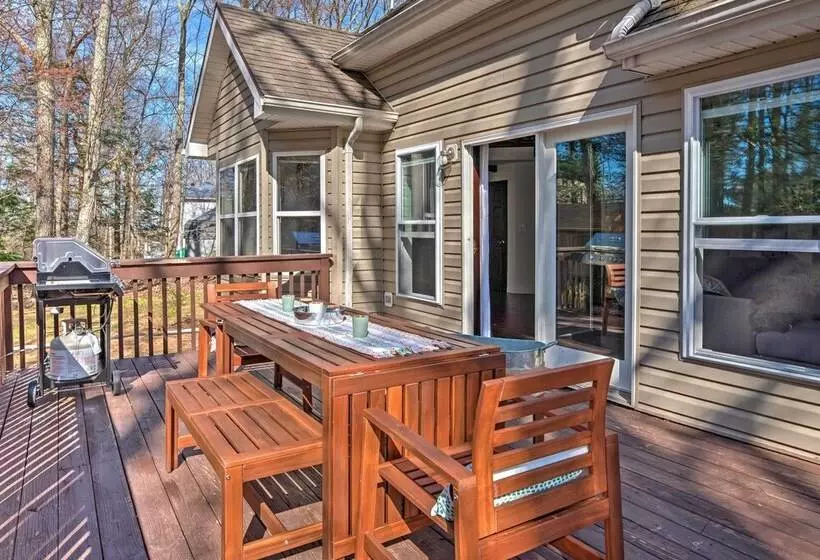Tannersville House: Bar & Deck, 2 Mi To Ski Resort
