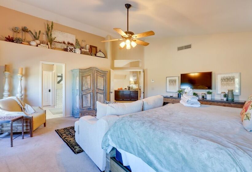 Cave Creek Getaway W/ Pool & Outdoor Kitchen!