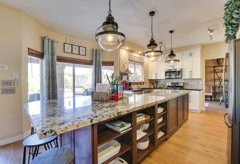 Cave Creek Getaway W/ Pool & Outdoor Kitchen!