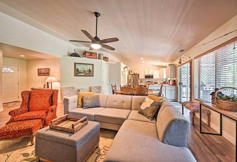 The Cozy Cabin: Private & Updated Payson Residence