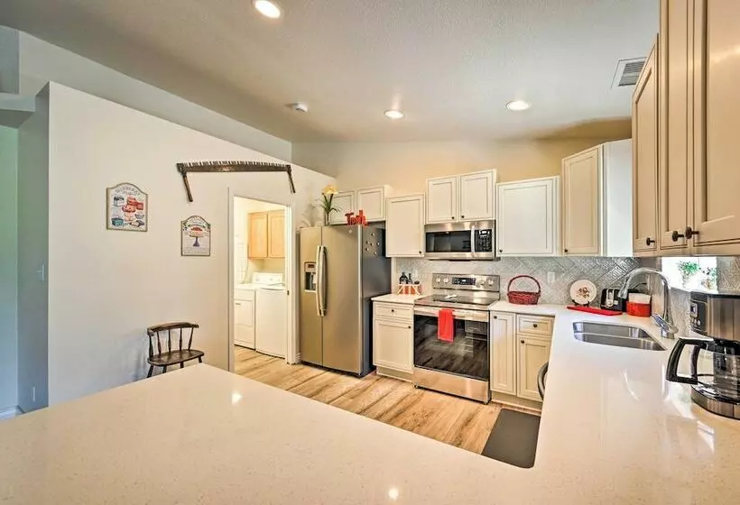 The Cozy Cabin: Private & Updated Payson Residence