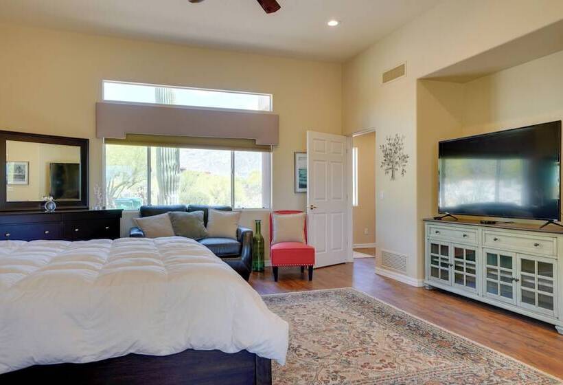 Updated Tucson Home W/ Panoramic Mtn Views & Pool!