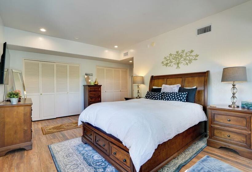 Updated Tucson Home W/ Panoramic Mtn Views & Pool!