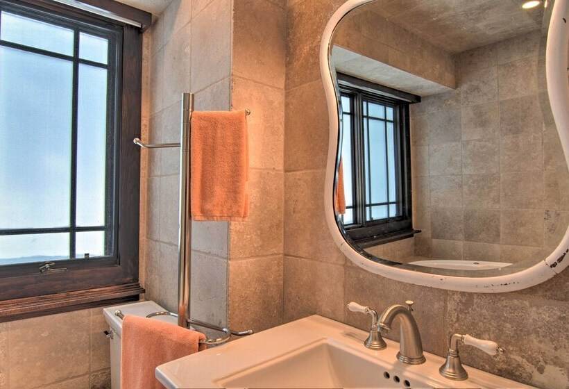 Upscale Earl Young Charlevoix Cottage W/ Deck!