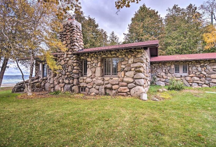 Upscale Earl Young Charlevoix Cottage W/ Deck!