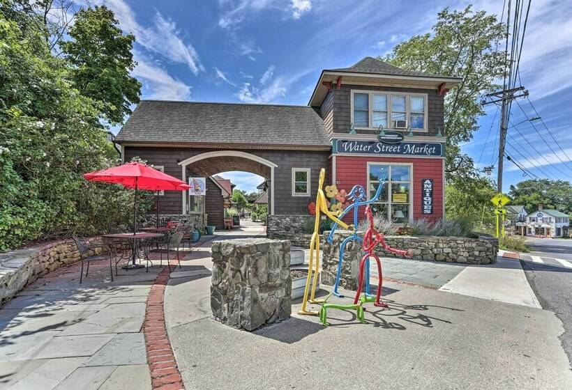 Wallkill Riverfront Retreat: Canoe & Relax!