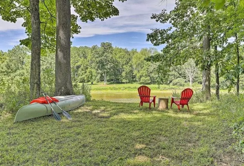 Wallkill Riverfront Retreat: Canoe & Relax!