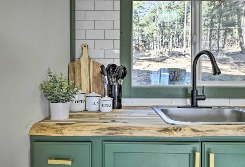 Well Appointed Bayfield Cabin W/ Forest Views!