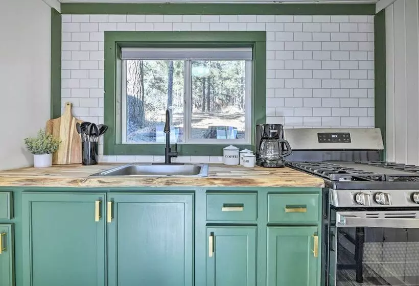 Well Appointed Bayfield Cabin W/ Forest Views!